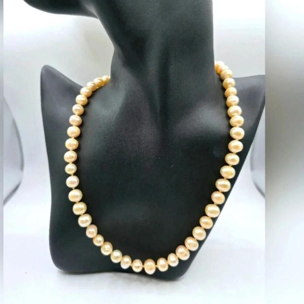 Luxe-jewelry-designs Women's Cream and Pink Jewellery